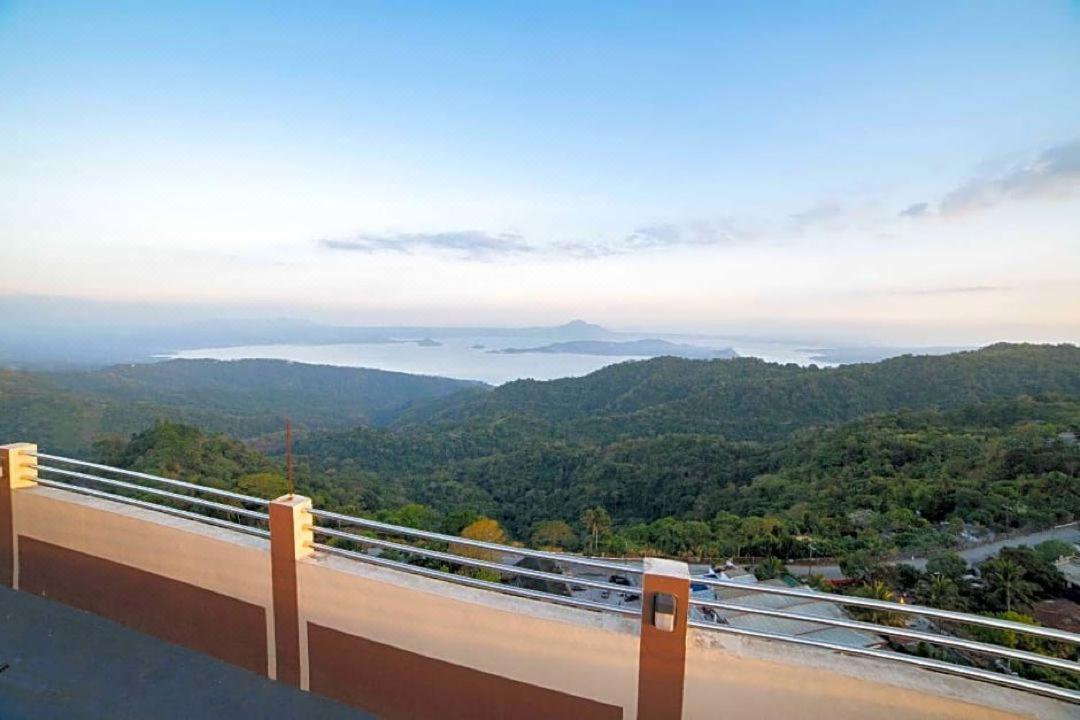 Cityland Tagaytay Taal Lake View City View Free Pool Parking Studios With Balcony Are City View Tagaytay City Exterior foto