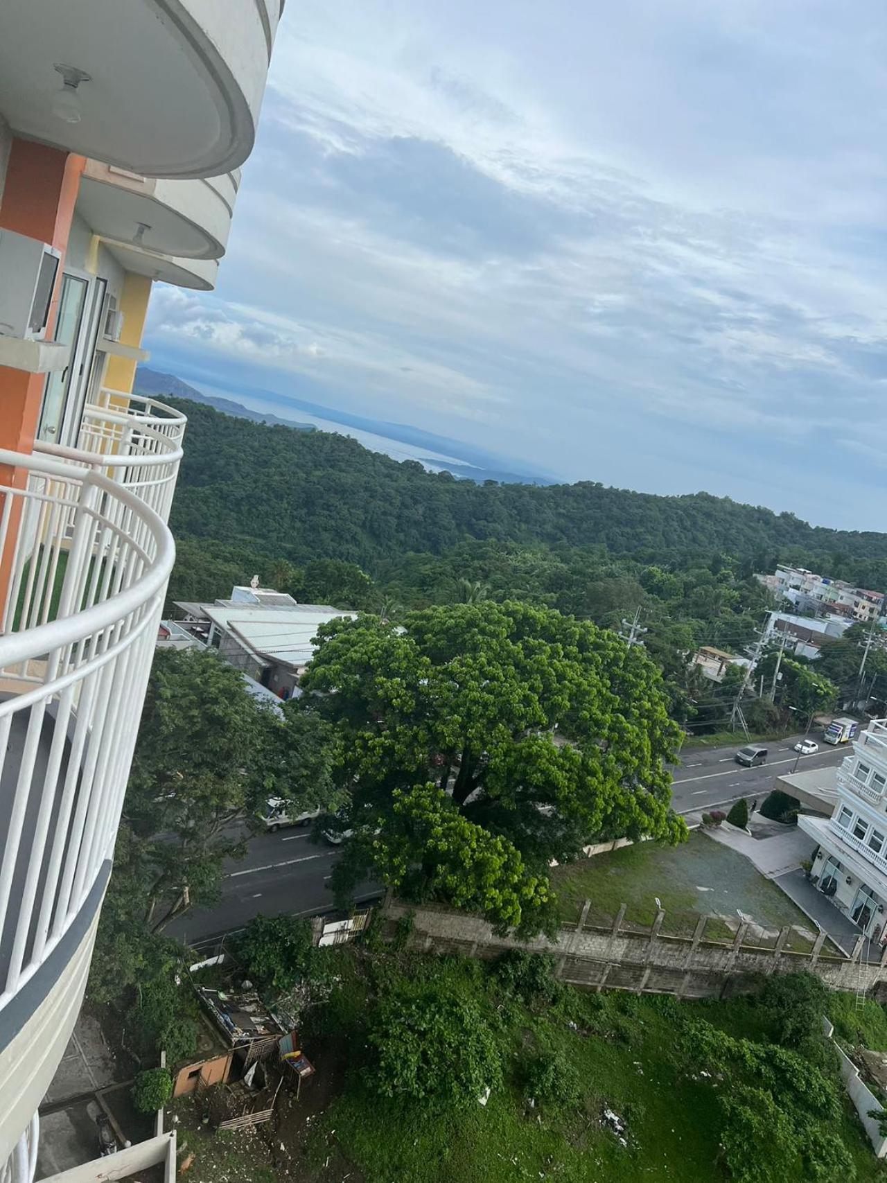 Cityland Tagaytay Taal Lake View City View Free Pool Parking Studios With Balcony Are City View Tagaytay City Exterior foto
